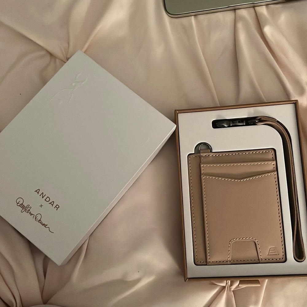 Andar Leather keychain wallet! Brand new